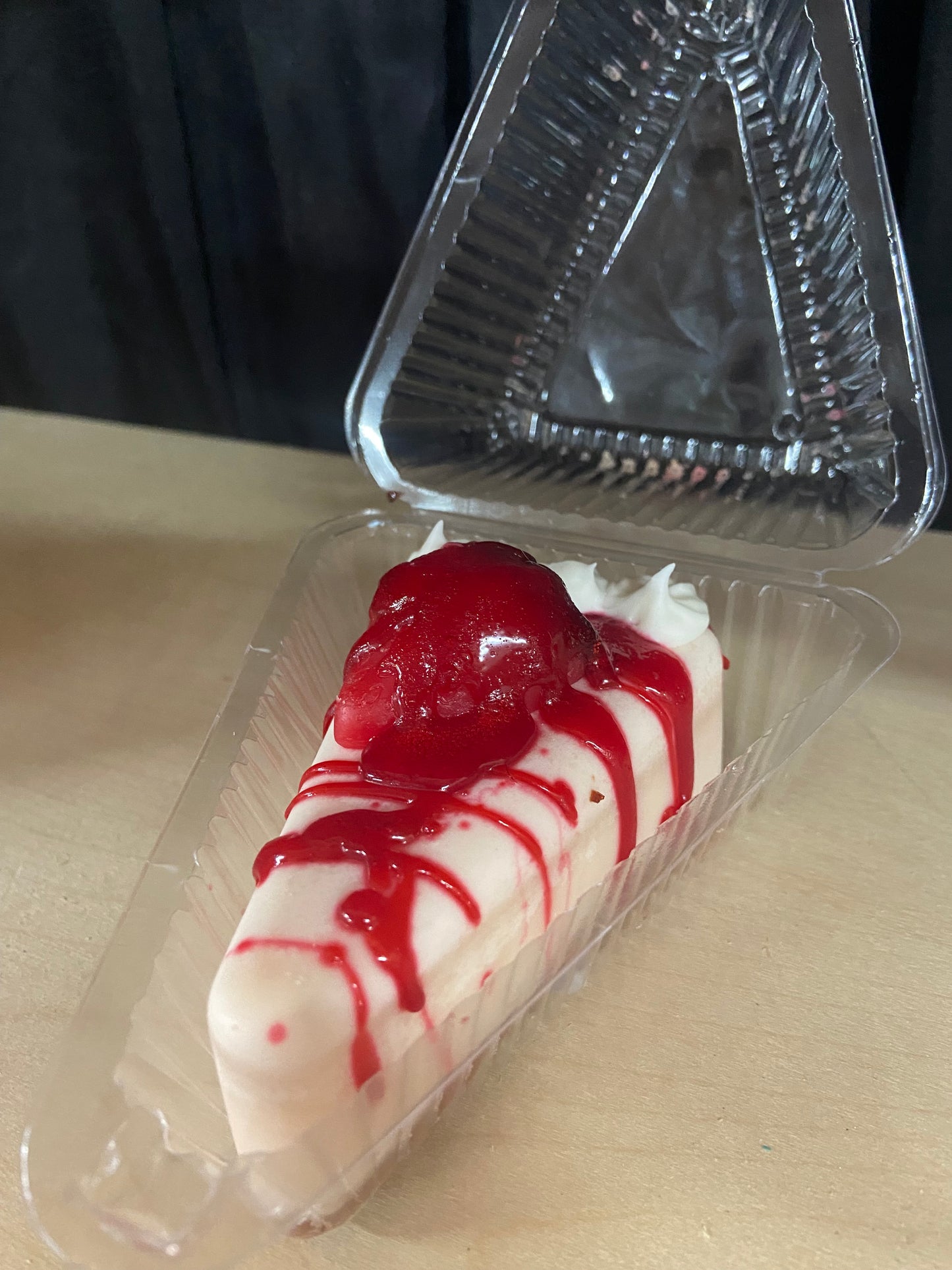 Cheesecake and cake slices