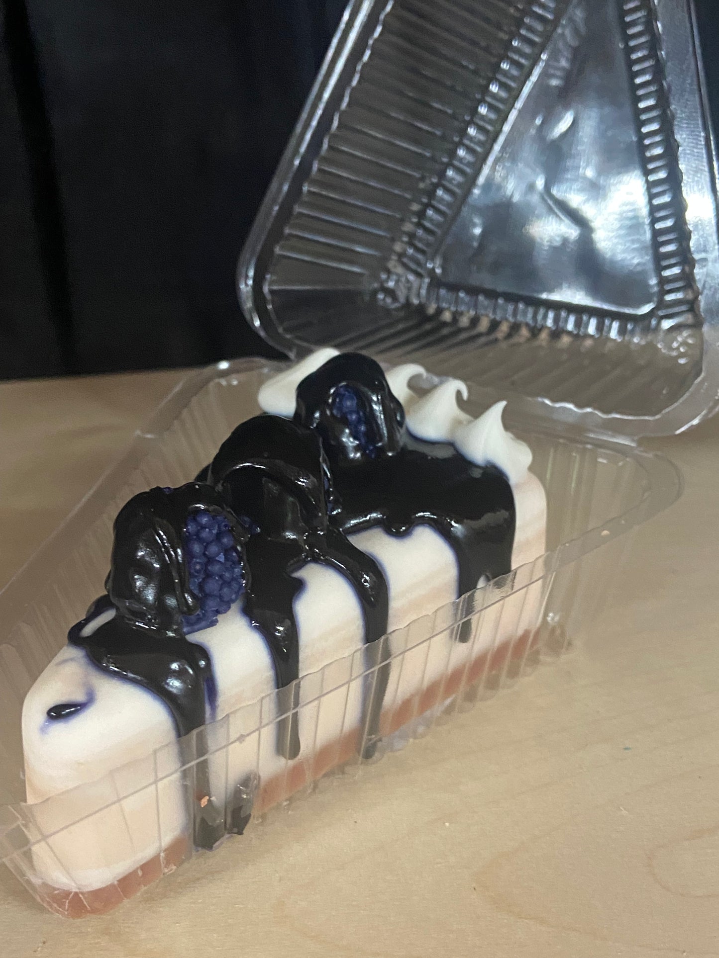 Cheesecake and cake slices