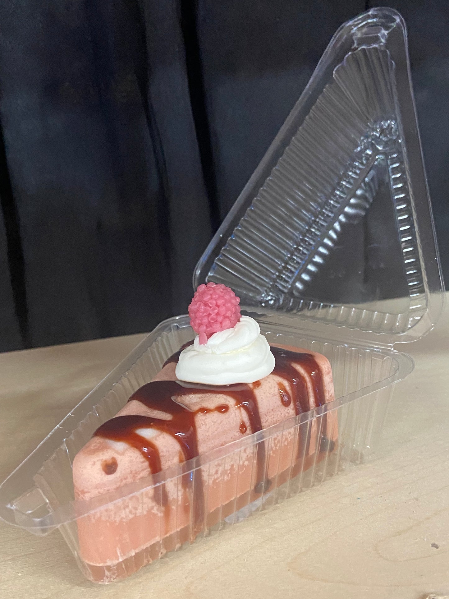 Cheesecake and cake slices